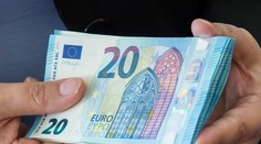 Výskumníci zistili, aké je riziko infikovania koronavírusom z bankoviek