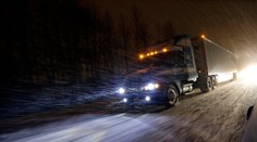 USA zasiahli snehové búrky a mráz, skomplikovali dopravu