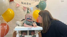 VIDEO: Lekári mu nedávali šancu na prežitie, teraz hovoria o zázraku. Malý bojovník sa stal rekordérom