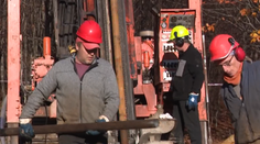 Hasiči z Pezinka prekvapili kanadskú firmu. Už jej nebudú pomáhať pri vrtoch v Malých Karpatoch