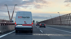 Známa kuriérska spoločnosť má existenčné problémy aj na Slovensku. Pozastavila svoju činnosť