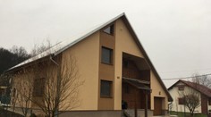 Falošní policajti vtrhli do domu, domácich zmlátili a odniesli si 54-tisíc eur