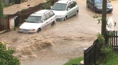 V Domaniži sa tichý potok zmenil na dravú rieku. Dedinu zaliala voda