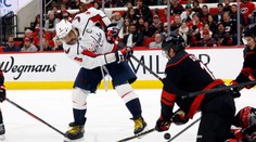 VIDEO: Fehérváry nebodoval, no bolo ho vidieť. Slovák zhodil rukavice a pomohol Capitals k triumfu