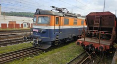 Na východe sa po koľajach rútil rušeň, ktorý nikto neriadil. Zastavili ho až po 17 kilometroch