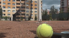 Podnikateľ vybudoval na stavenisku tenisovú školu. Teraz mu ju chce mesto vziať