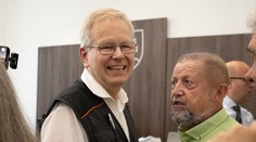 Počas pandémie vyzýval ľudí, aby nenosili rúška a neočkovali sa. Lekára súd oslobodil, právnikov verdikt prekvapil