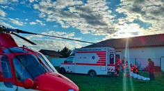 Vážna dopravná nehoda pri Leviciach. Po zrážke auta s cisternou zasahovali leteckí záchranári