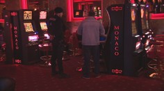 Pozreli sme sa, ako vyzerá policajná kontrola kasín. Vstup má do nich u nás zakázaných vyše 100-tisíc ľudí