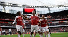 Arsenal v londýnskom derby zdolal Tottenham 4:2, aj keď po polčase prehrával