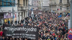 Na Tichý pochod študentov v Bratislave prišli tisícky ľudí, časť sa presunula k parlamentu