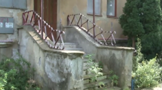 Čo so zchátranou školou? Svidník nemá peniaze na jej obnovu