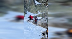 VIDEO: Bez výstroja, poistenia aj rozumu: Pár s 9-mesačným bábätkom vyrazil na Rysy a uviazol tam