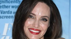 Outfitom sa príliš nezaoberala. Angelina Jolie aj napriek tomu vyzerala úžasne