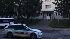 Tragédia v Krupine: Dievčatko (†3), ktoré vypadlo zo štvrtého poschodia, zomrelo