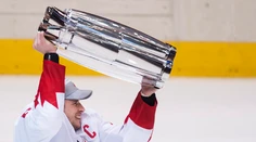 Crosby najlepším hráčom, Marchand top strelcom