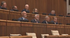 Vláda mala požiadať NR SR o vyslovenie dôvery, prikazuje jej to ústavný zákon. Doteraz tak neurobila