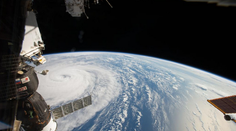 Astronauti vyfotili najväčšiu búrku na Zemi. Zábery sú ohromujúce