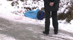 Prvá obeť zimy. Zdeno už stromček nestihol ozdobiť