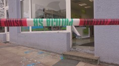 Zlodej sa vlámal do lekárne, kde pojedol lieky: Nestihol ale utiecť, zaspal na zemi