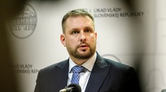 Minister zdravotníctva oznámil, že zruší sporný tender na záchranky