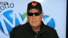 Dôchodca vyhral v lotérii 40 miliónov dolárov. Všetky ich dal na charitu!