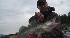 Volajú ho hrobár dna so psími zubami a snívajú o ňom stovky rybárov