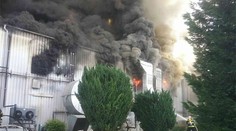 Požiar vo firme vyrábajúcej známe pagáčiky uhasili v Dunajskej Strede po vyše štyroch hodinách