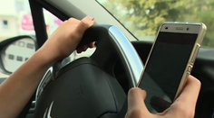 Mobily sú zodpovedné za desiatky zbytočných úmrtí. Za volantom nemajú čo hľadať