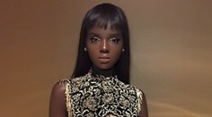 Myslíte si, že sa pozeráte na bábiku Barbie? Viac sa mýliť nemôžete