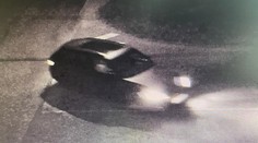 Nový úder bankomatovej mafie. Polícia hľadá toto auto, má poškodený kufor