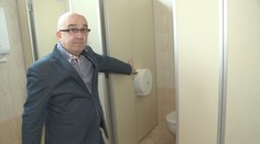 Školám chýbajú základné hygienické potreby, na toaletný papier sa skladajú rodičia