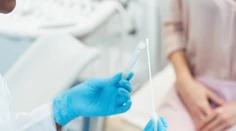 Zistiť kto vás nakazil HPV vírusom, je nemožné. Prejaviť sa môže aj po rokoch od infikovania
