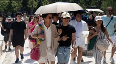 Protesty, útoky na dovolenkárov či poplatky. Krajinami sa šíri alergia na turistov. Čaká nás koniec cestovania?