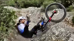 VIDEO: Krušné chvíle pre Petra Sagana. Legendárny cyklista mal hrozivo vyzerajúci pád