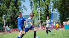 VIDEO: V Považskej Bystrici pokračoval prestížny Školský pohár SFZ. Mladé talenty sledovalo aj žilinské duo