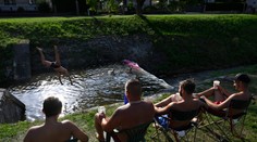 Na viacerých častiach Slovenska môže byť až 36 stupňov. Platia aj výstrahy pred búrkami