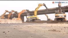 D1 uzavreli pre demoláciu mosta, pozrite si unikátne zábery búracích prác