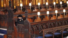 Druhá rana pre kráľovnú! Stratila ďalšiu blízku osobu