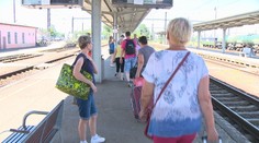 Jazda vlakom cez dôležitý uzol je momentálne náročná. Cestujúcich trápia dve zásadné veci