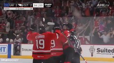 VIDEO: Okuliar si zahrá finále AHL. O postupe rozhodol bizarný gól, ktorý sa len tak nevidí