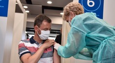 Eduard Heger dostal druhú dávku vakcíny AstraZeneca, je plne zaočkovaný