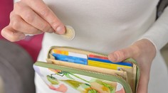 Premiér chce siahnuť na dávky tým, ktorým sa nechce pracovať