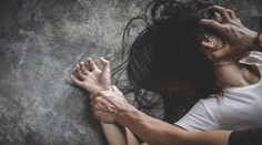 Dostala pokutu za to, že sa pri pokuse o znásilnenie príliš bránila. Prípad v krajine vyvolal pobúrenie