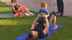 Cvičenie na materskej: Trénerka ukázala pár cvikov, ktoré môžete robiť každý deň