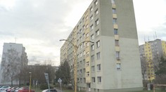 Zateplili si panelák, teraz im hrozia státisícové pokuty. Ľudia z košickej bytovky sú 13 rokov rukojemníkmi