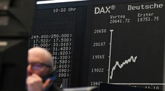 Po európskych trhoch sú dole aj americké. Analytici zvyšujú pravdepodobnosť recesie v USA