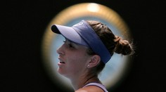 Bieloruská favoritka pokračuje v ceste za obhajobou. Belinda Benčičová nestačila na hviezdnu Američanku