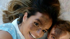 Na tvár si nakresila rovnaké znamienko, aké má jej syn. Chcela, aby sa cítil ako normálne dieťa