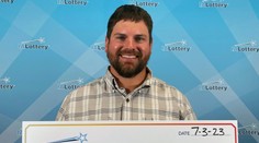 Muža postretlo neuveriteľné šťastie. V piatok sa oženil, o deň neskôr vyhral v lotérii krásnu sumu